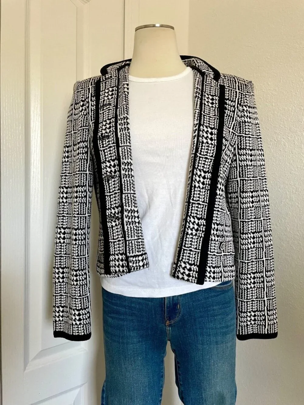 St. John Collection Old Money Abstract Houndstooth Black + White Knit Jacket 8